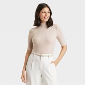 AND Ribbed Short Sleeve Turtleneck SZ MED